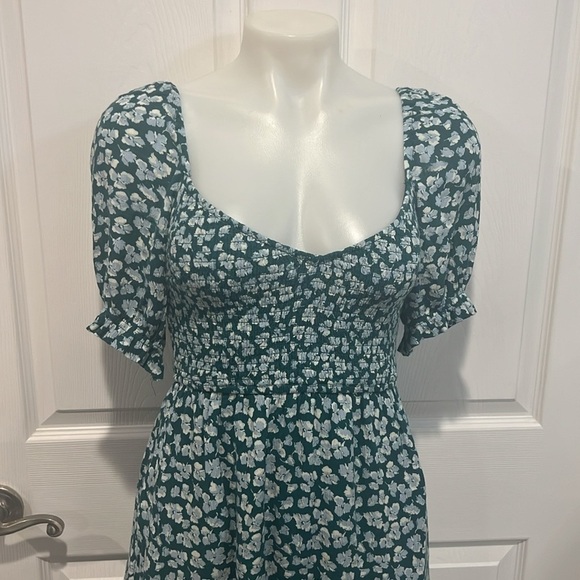 Abercrombie & Fitch green floral short sleeve smocked midi dress Medium - Picture 4 of 13